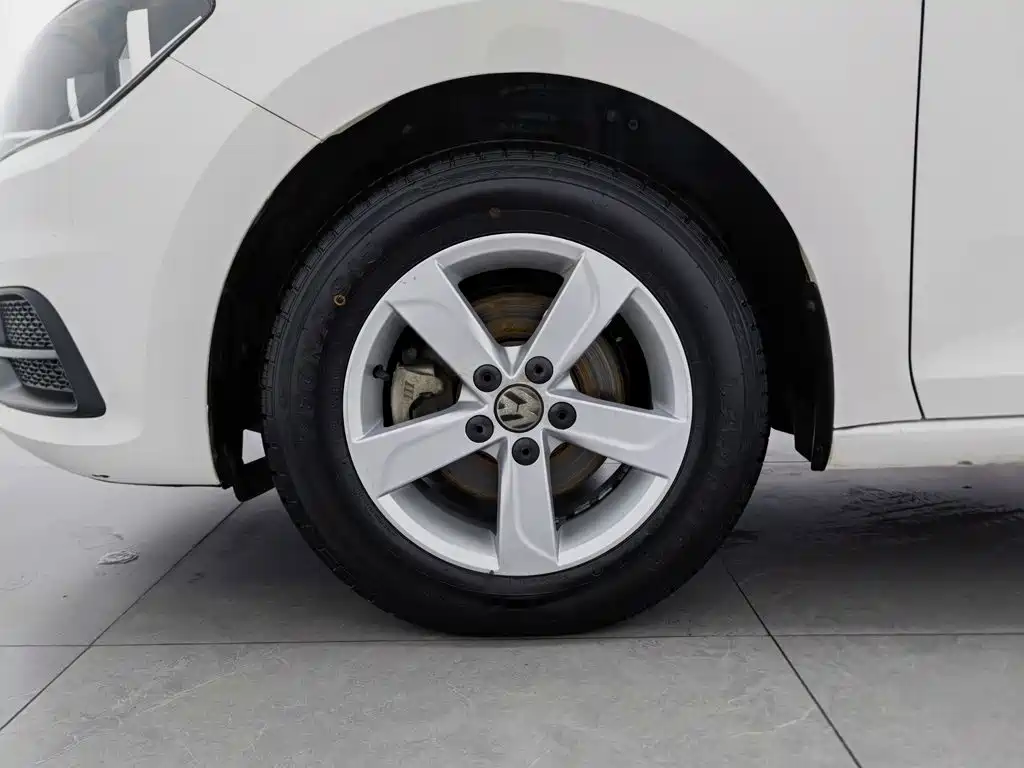 Volkswagen Santana — миниатюра 17