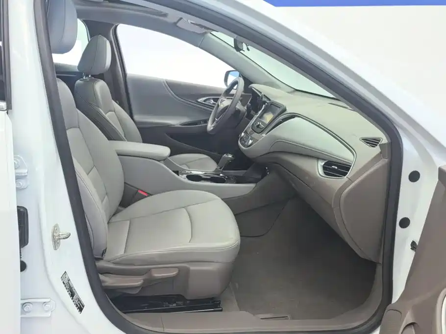 Chevrolet Malibu XL — миниатюра 8