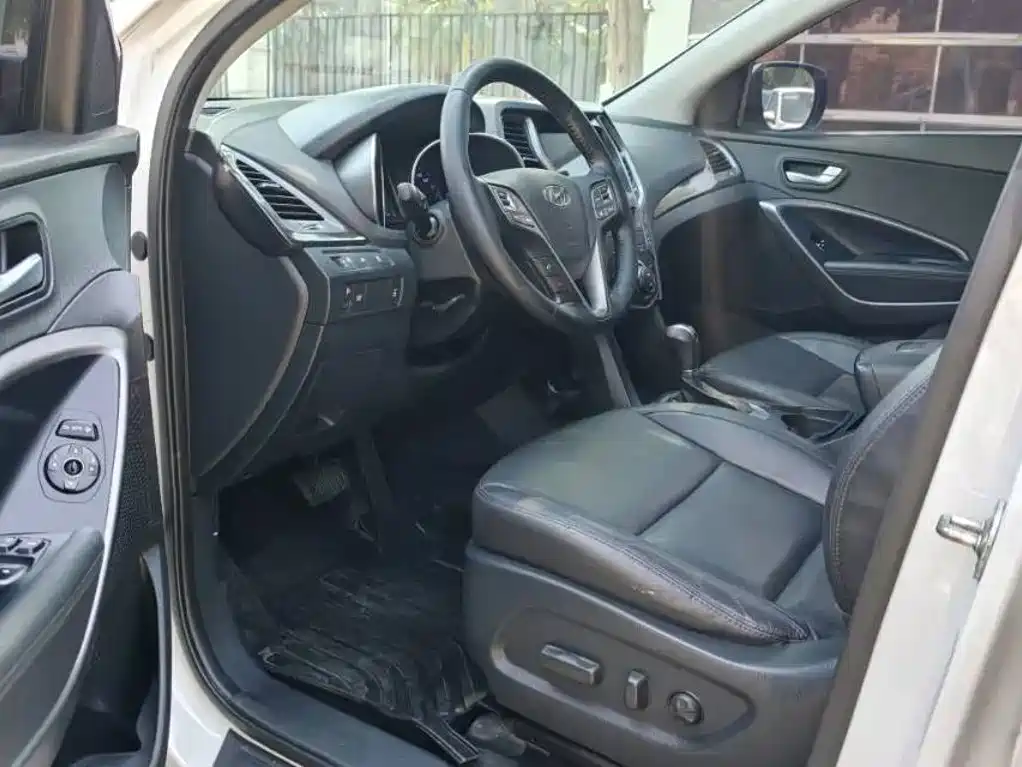 Hyundai Santa Fe — миниатюра 9