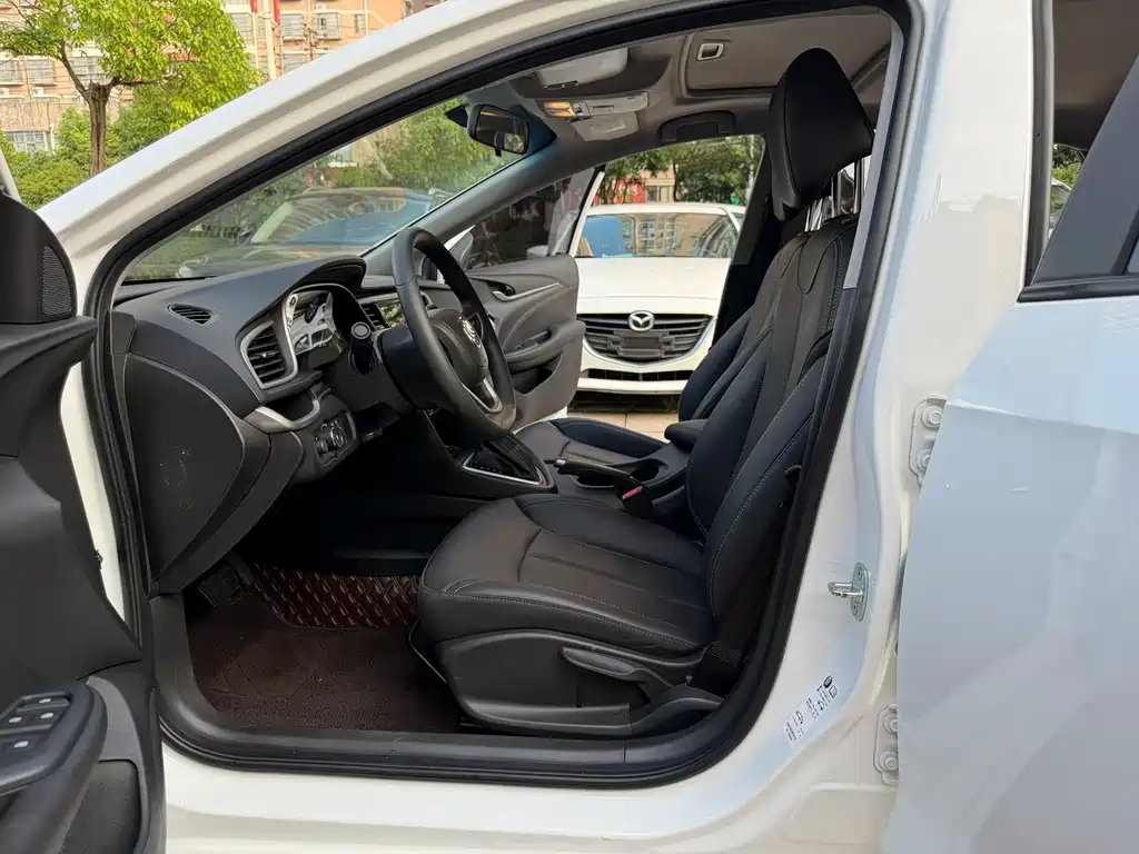 Buick Excelle — миниатюра 4