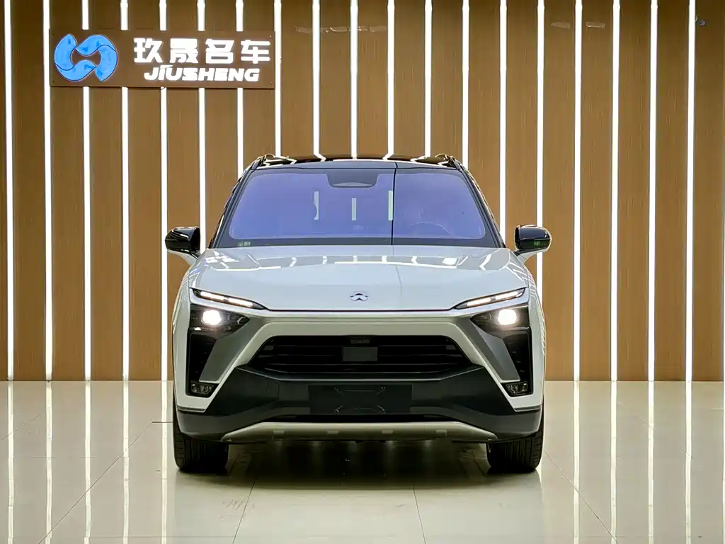 NIO ES8 2020 415KM мест
