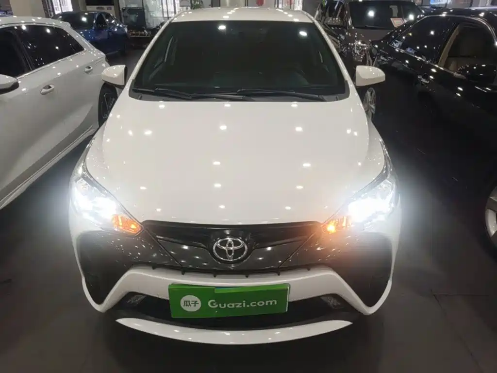Toyota Yaris L — миниатюра 3