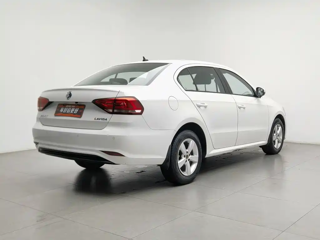 Volkswagen Lavida — миниатюра 2