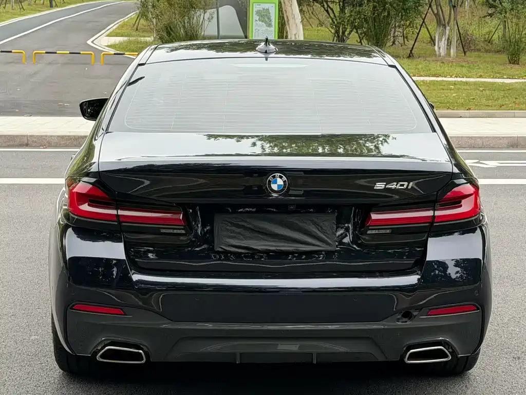 BMW 5 Series (Import) — миниатюра 11