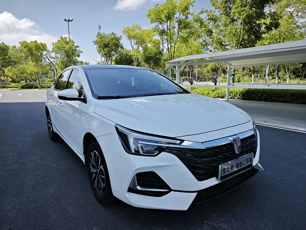 Roewe i6 MAX New Energy — миниатюра 8