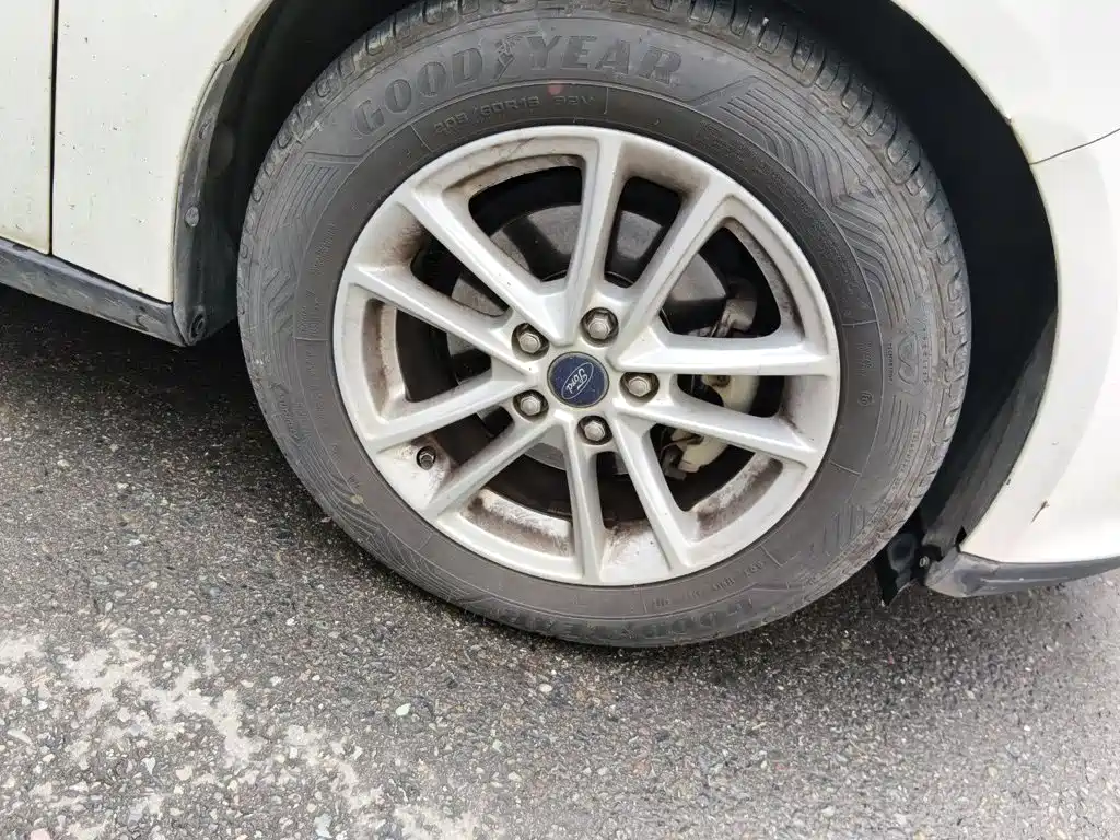 Ford Focus — миниатюра 9