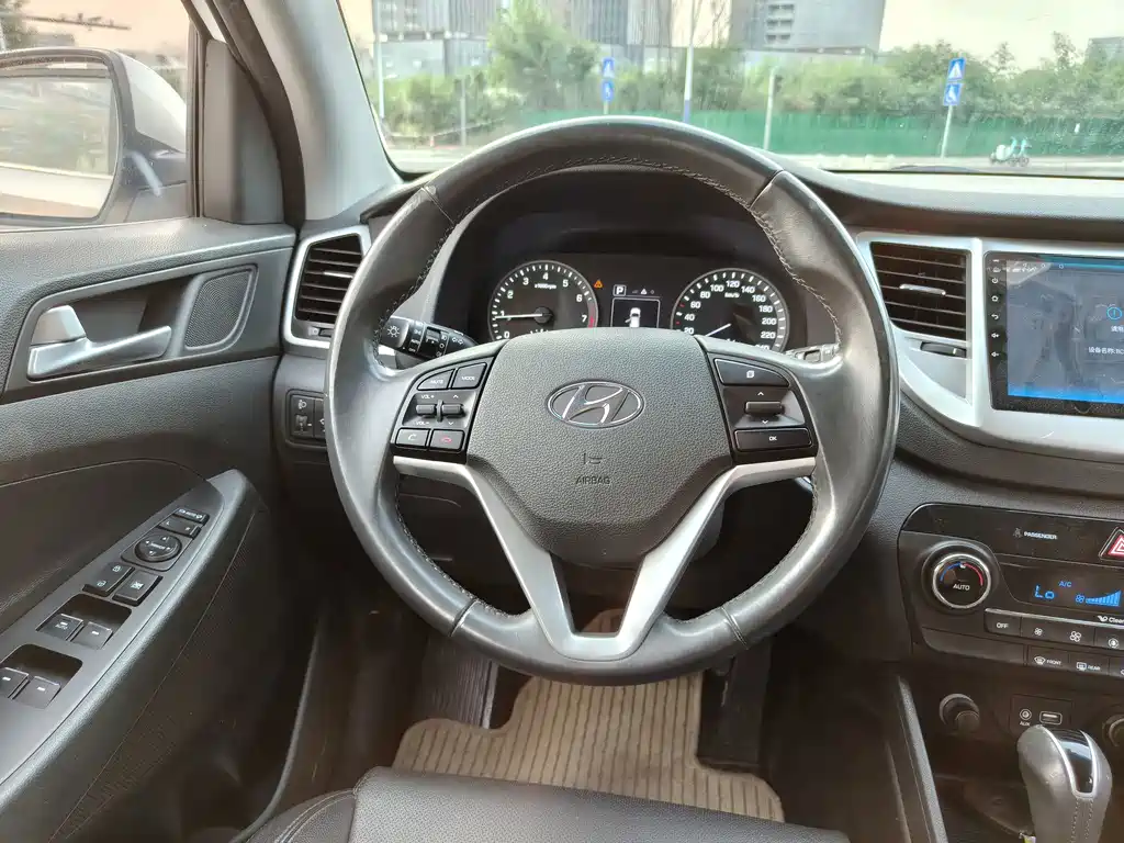 Hyundai Tucson — миниатюра 24
