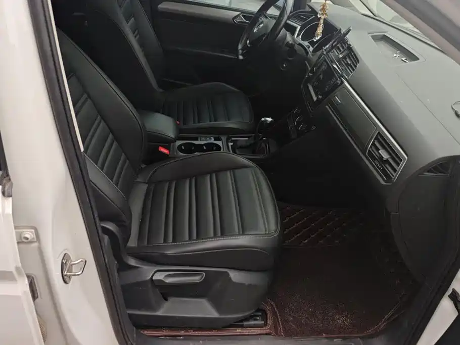 Volkswagen Touran — миниатюра 8