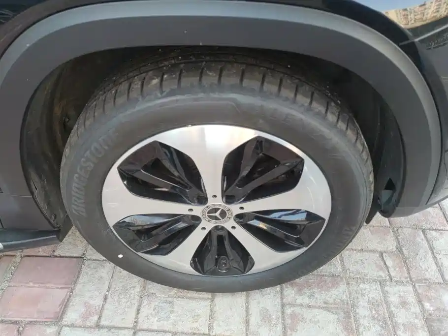 Mercedes-Benz GLB — миниатюра 6
