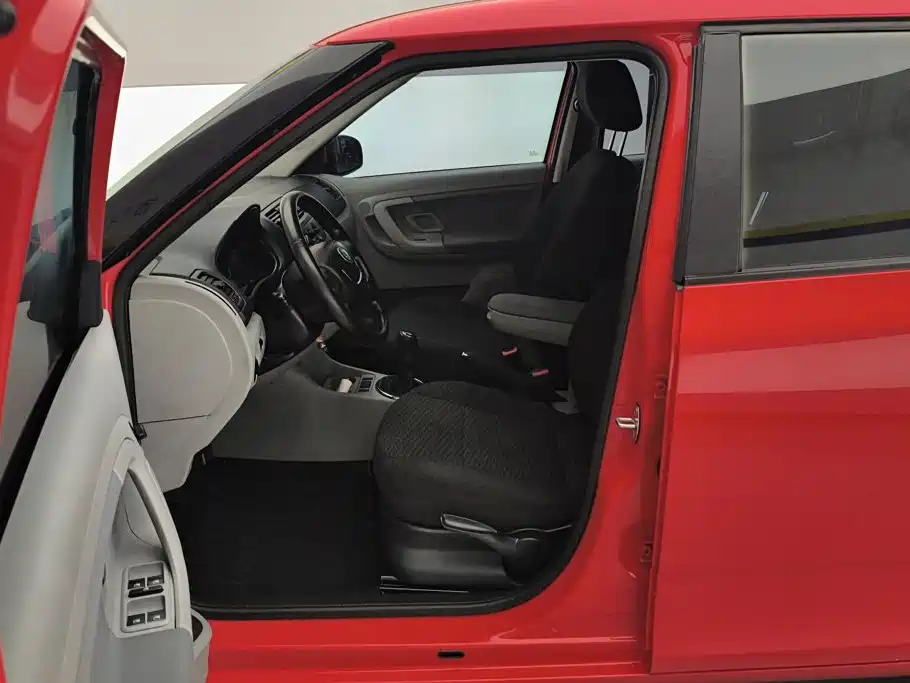 Skoda Fabia — миниатюра 9