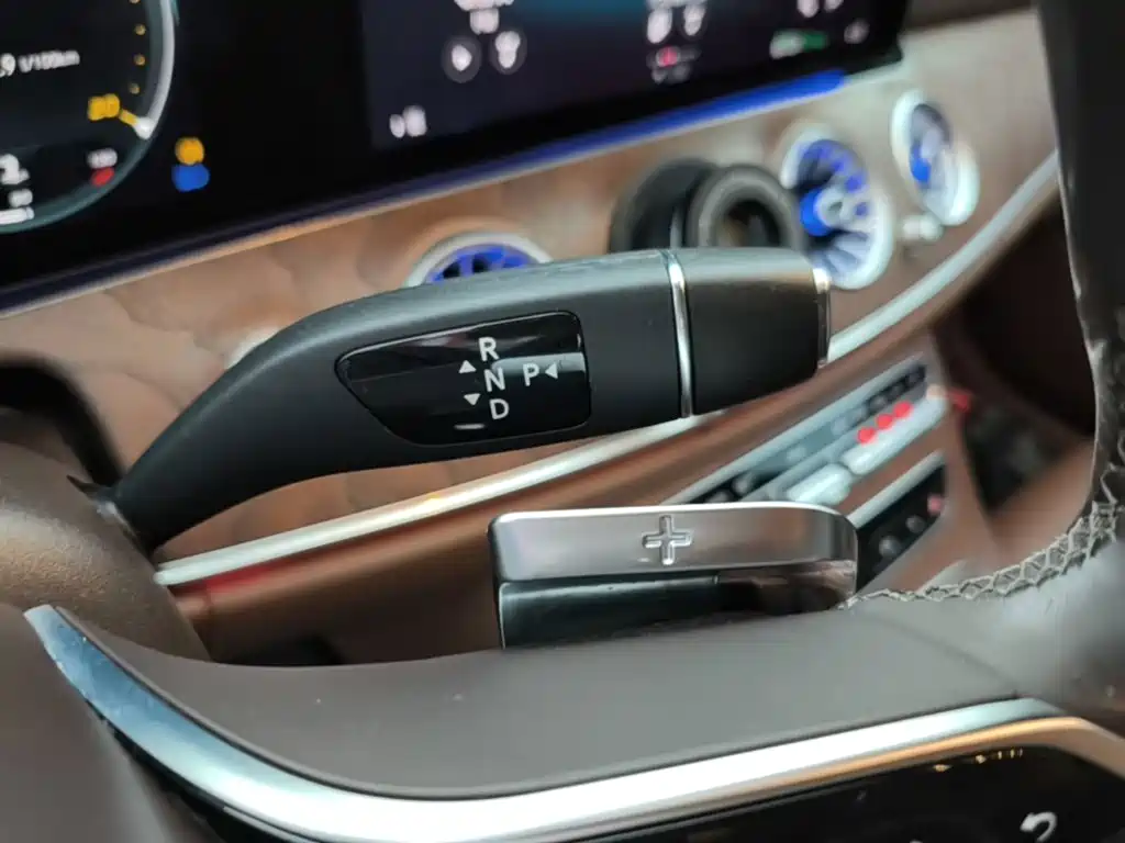 Mercedes-Benz E-Class — миниатюра 14