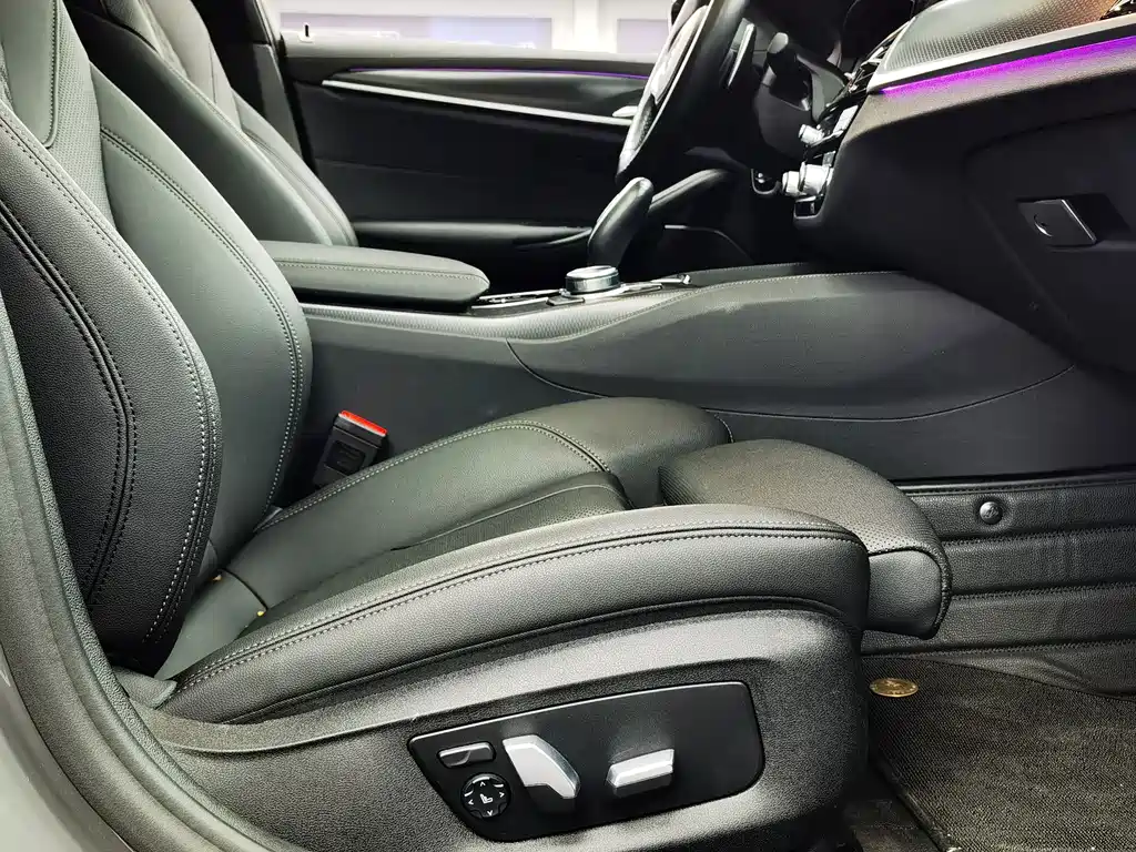 BMW 5 Series (Import) — миниатюра 20
