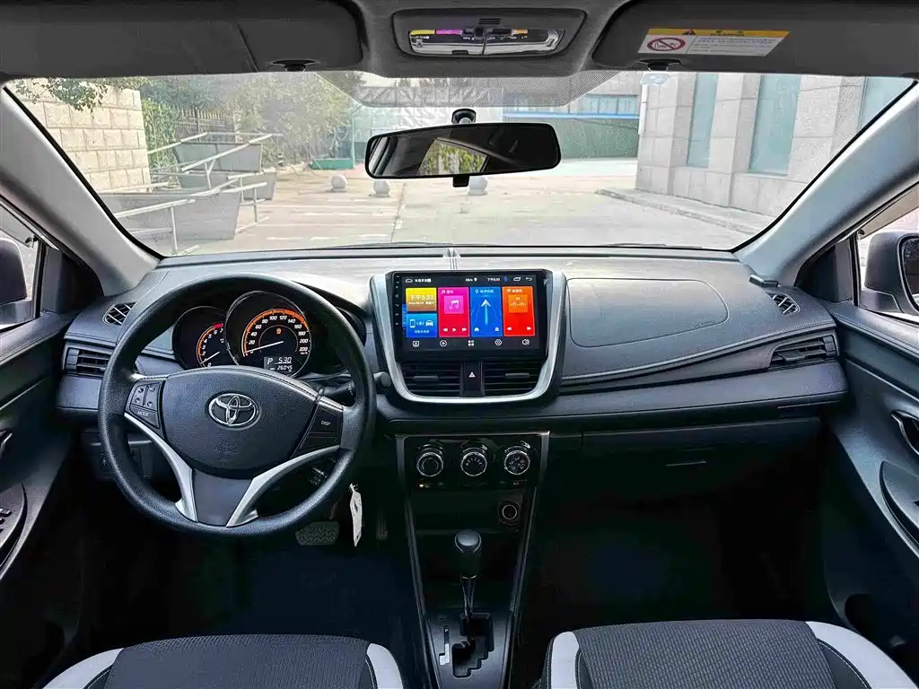 Toyota Yaris L — миниатюра 7