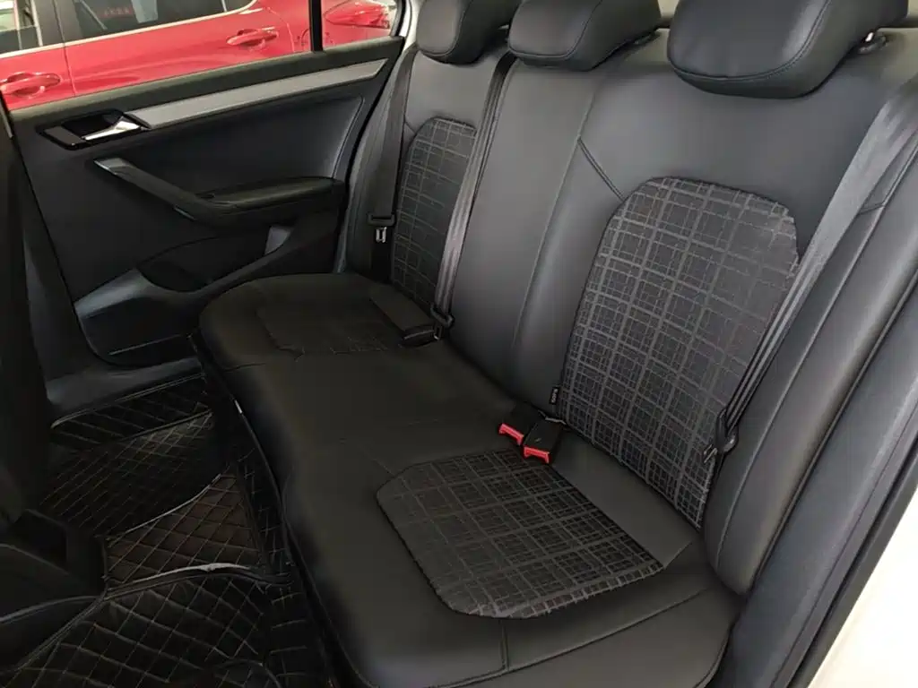 Volkswagen Jetta — миниатюра 17