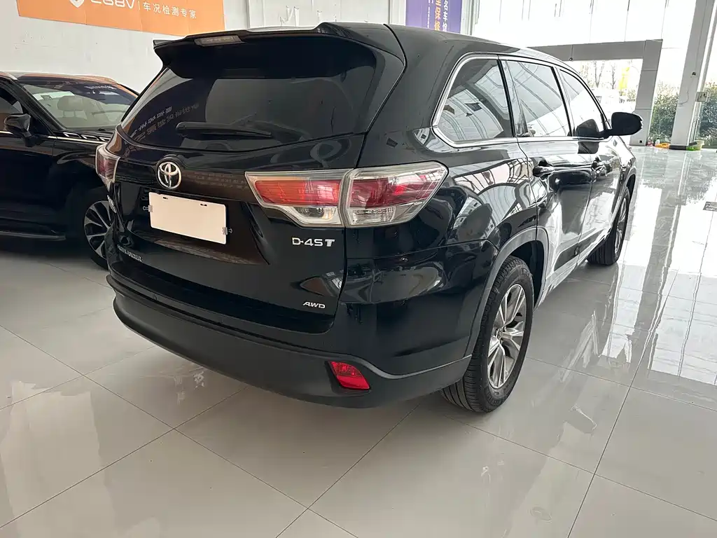 TOYOTA HIGHLANDER