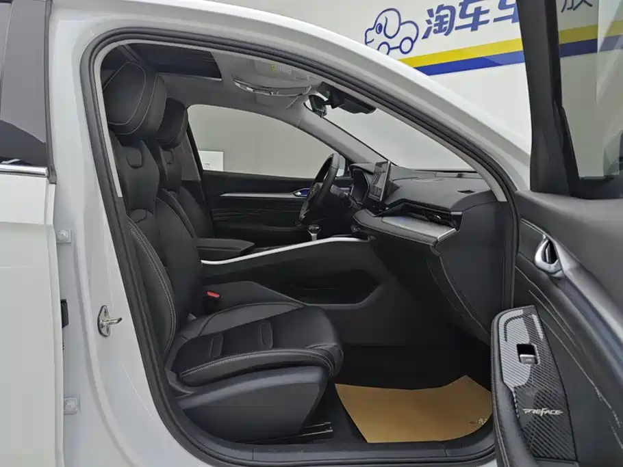 Geely Preface 2023 2.0TD Luxury