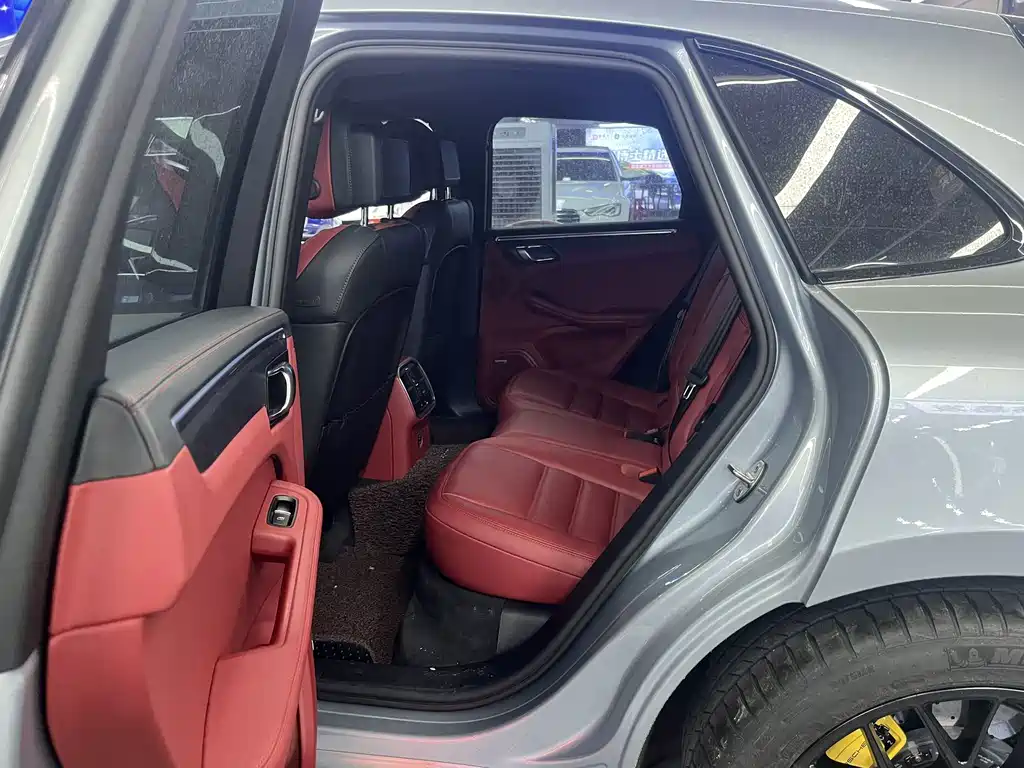 Porsche Macan — миниатюра 6