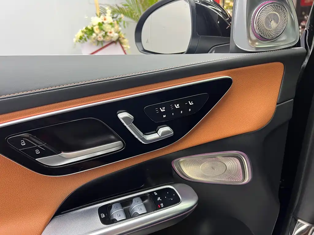 Mercedes-Benz GLC 2023 GLC 260 L 4MATIC Luxury 5 мест