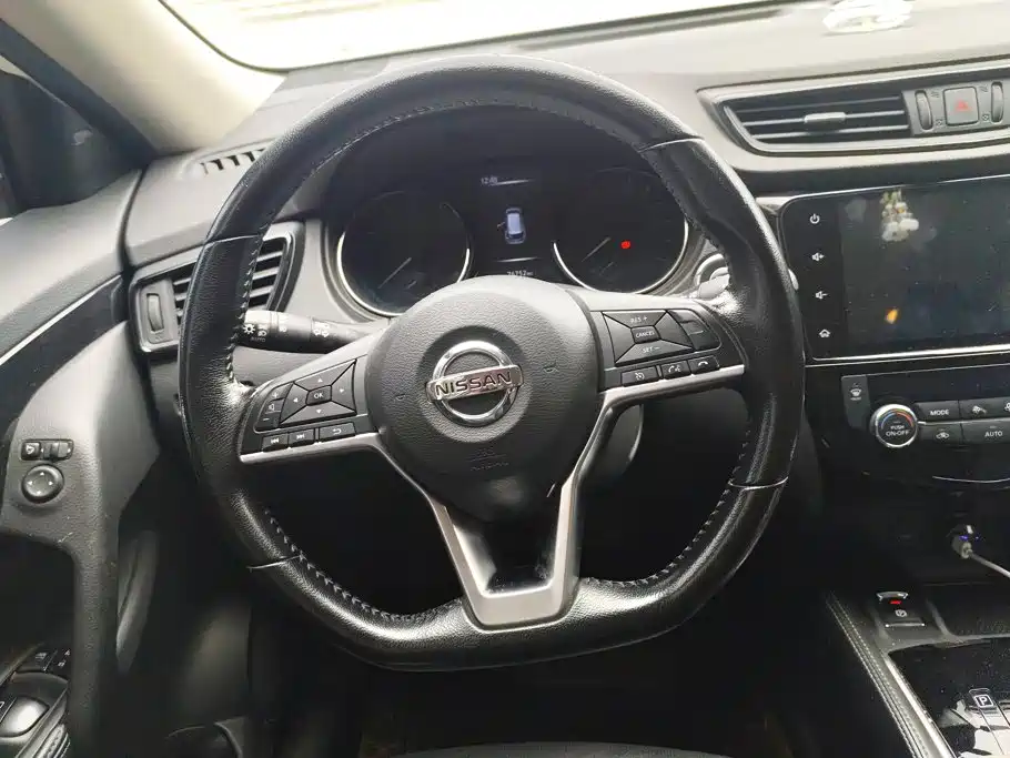 Nissan X-Trail — миниатюра 15