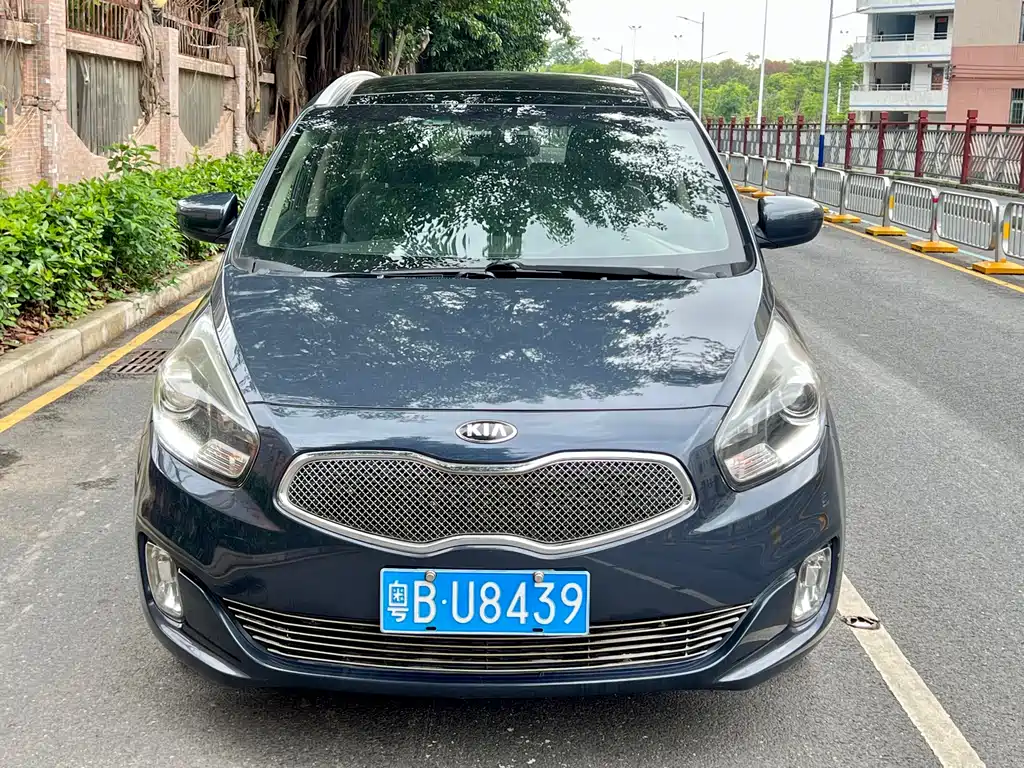 Kia Carens — миниатюра 2
