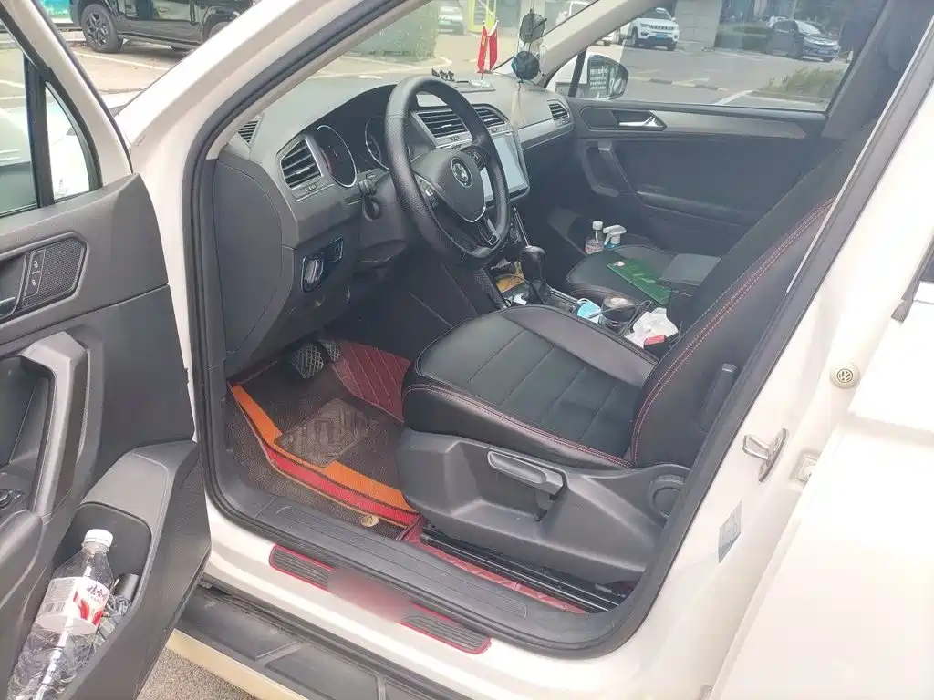 Volkswagen Tiguan L — миниатюра 14