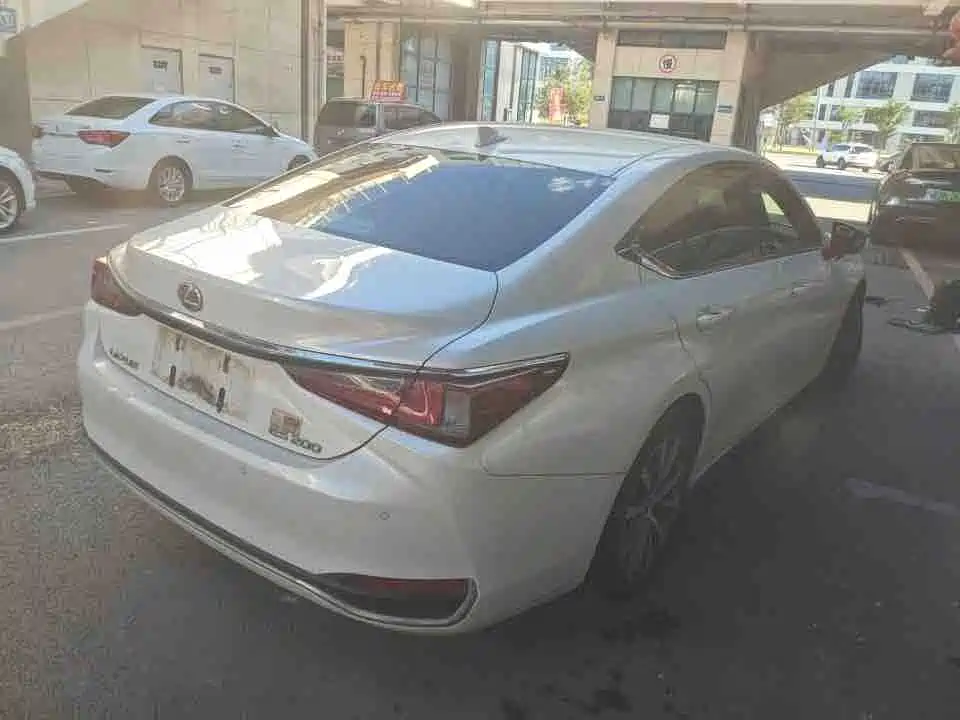 Lexus ES — миниатюра 4