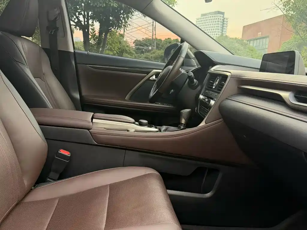 Lexus RX — миниатюра 5