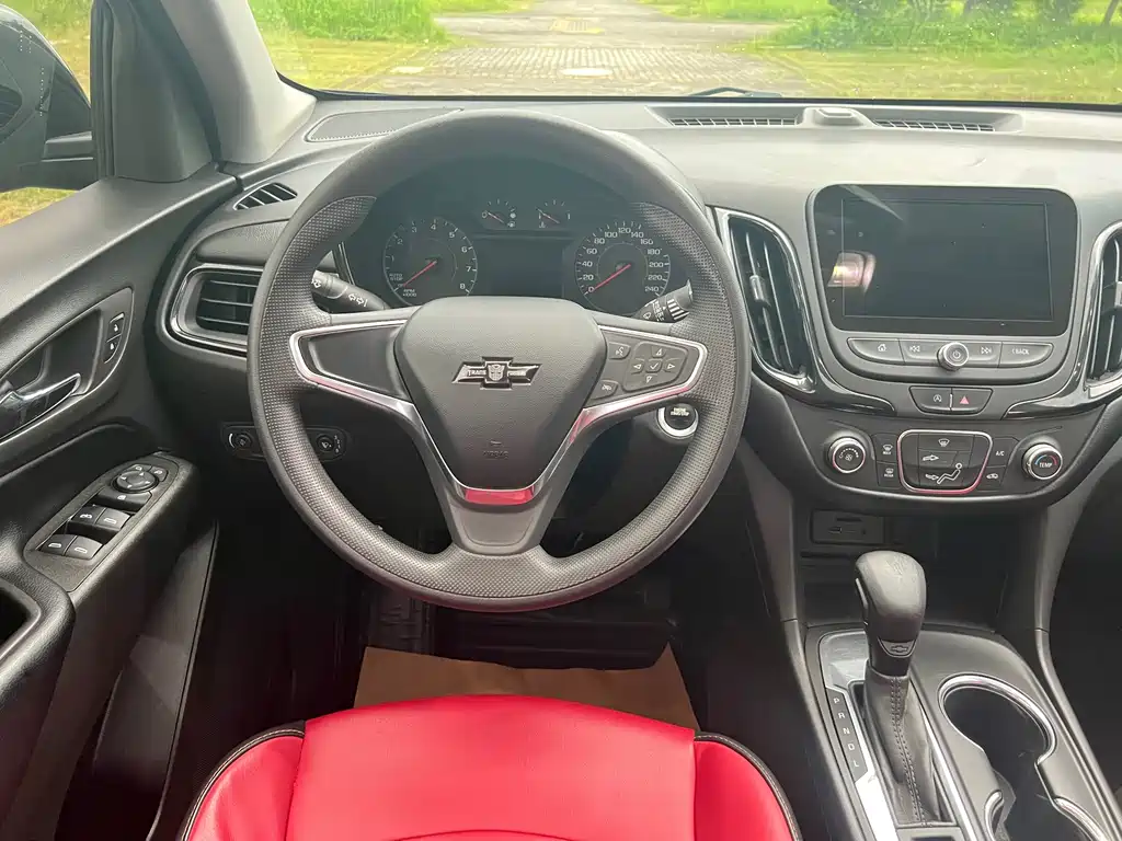 Chevrolet Equinox — миниатюра 11