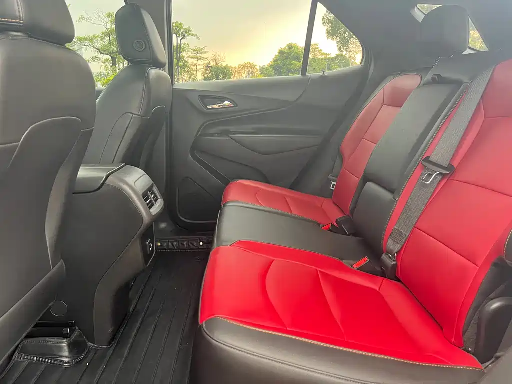 Chevrolet Equinox — миниатюра 14
