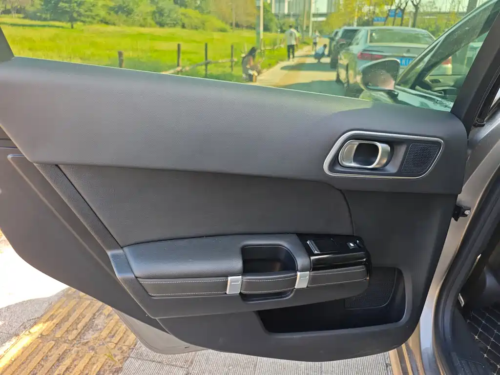 Citroen C6 — миниатюра 10