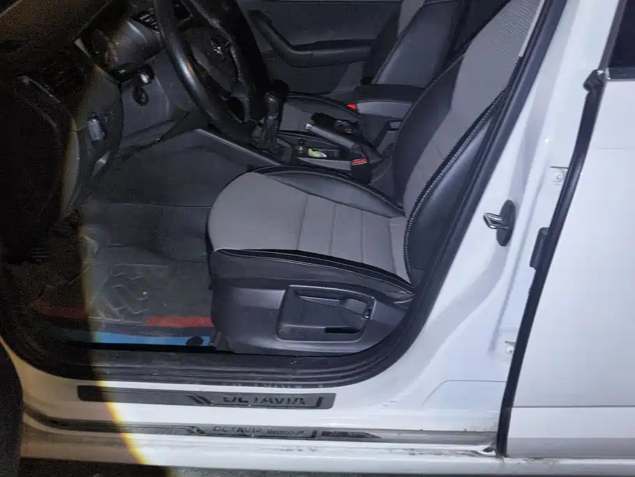 Skoda Octavia — миниатюра 9