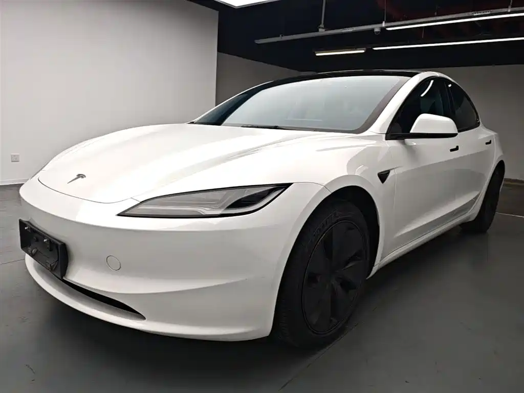 Tesla Model 3 2024
