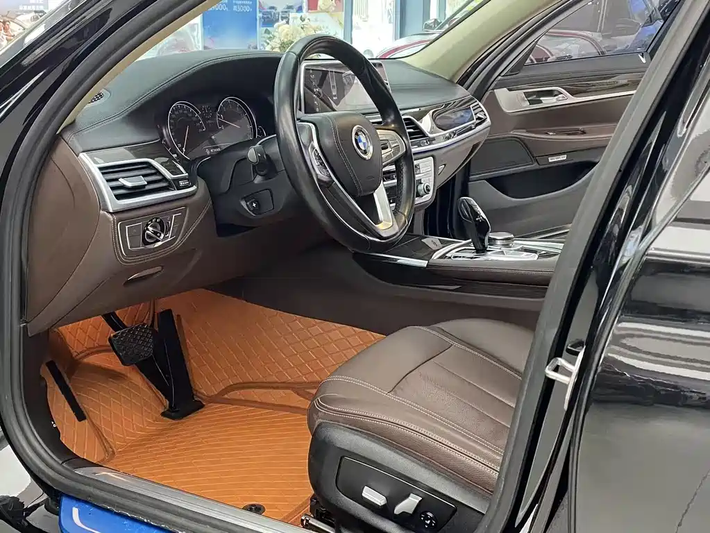 BMW 7 Series 7 2016 730Li Lead