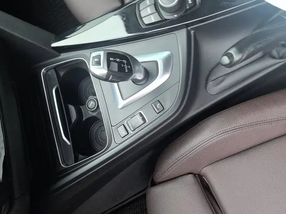 BMW 3 Series — миниатюра 16