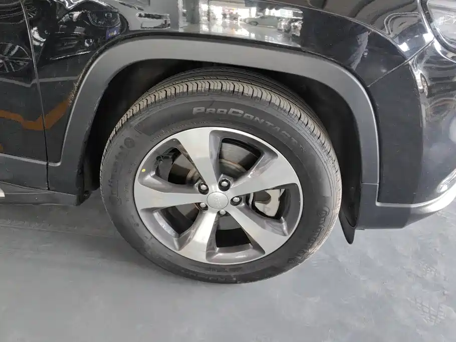 Jeep Cherokee — миниатюра 6