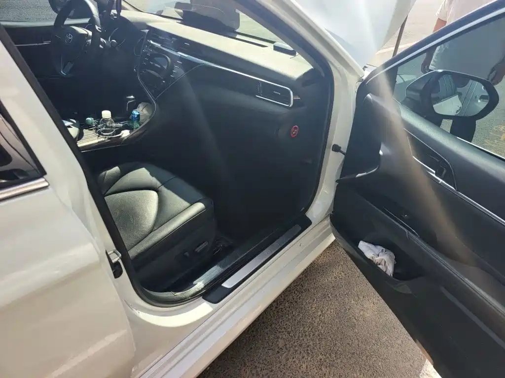 Toyota Camry — миниатюра 19