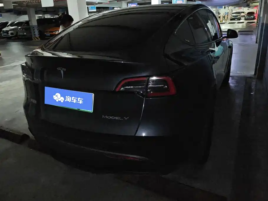 Tesla Model Y — миниатюра 3