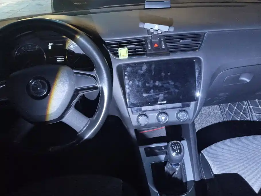 Skoda Octavia — миниатюра 12