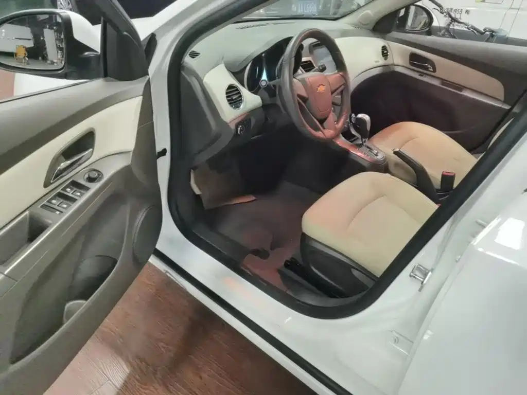 Chevrolet Cruze — миниатюра 16