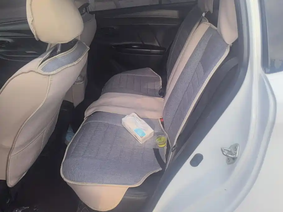 Toyota Yaris L — миниатюра 11