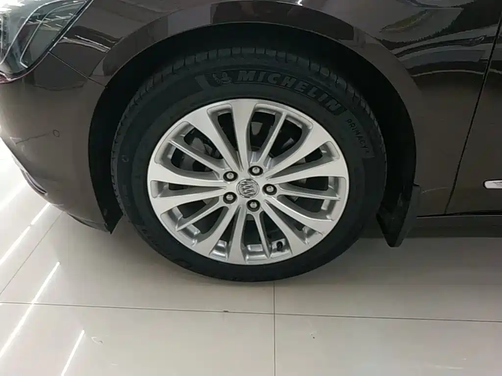Buick LaCrosse — миниатюра 23