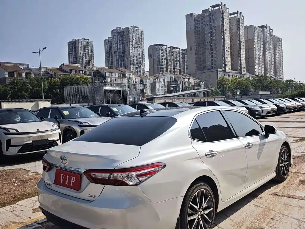 Toyota Camry — миниатюра 9