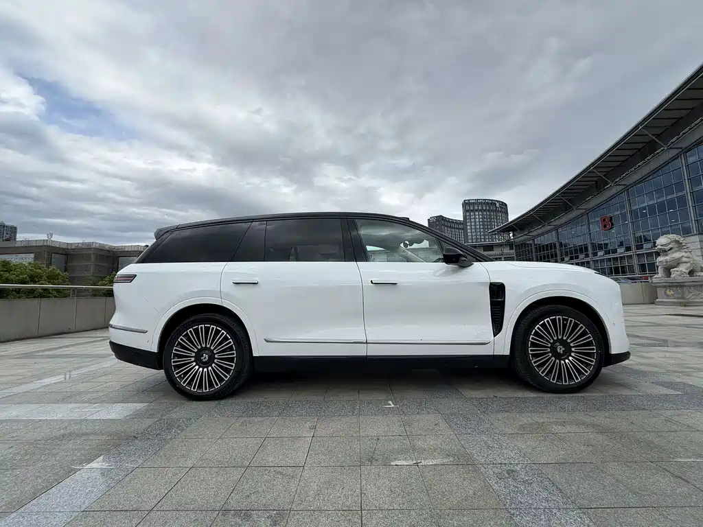 NIO ES8 2026 мест Executive Luxury