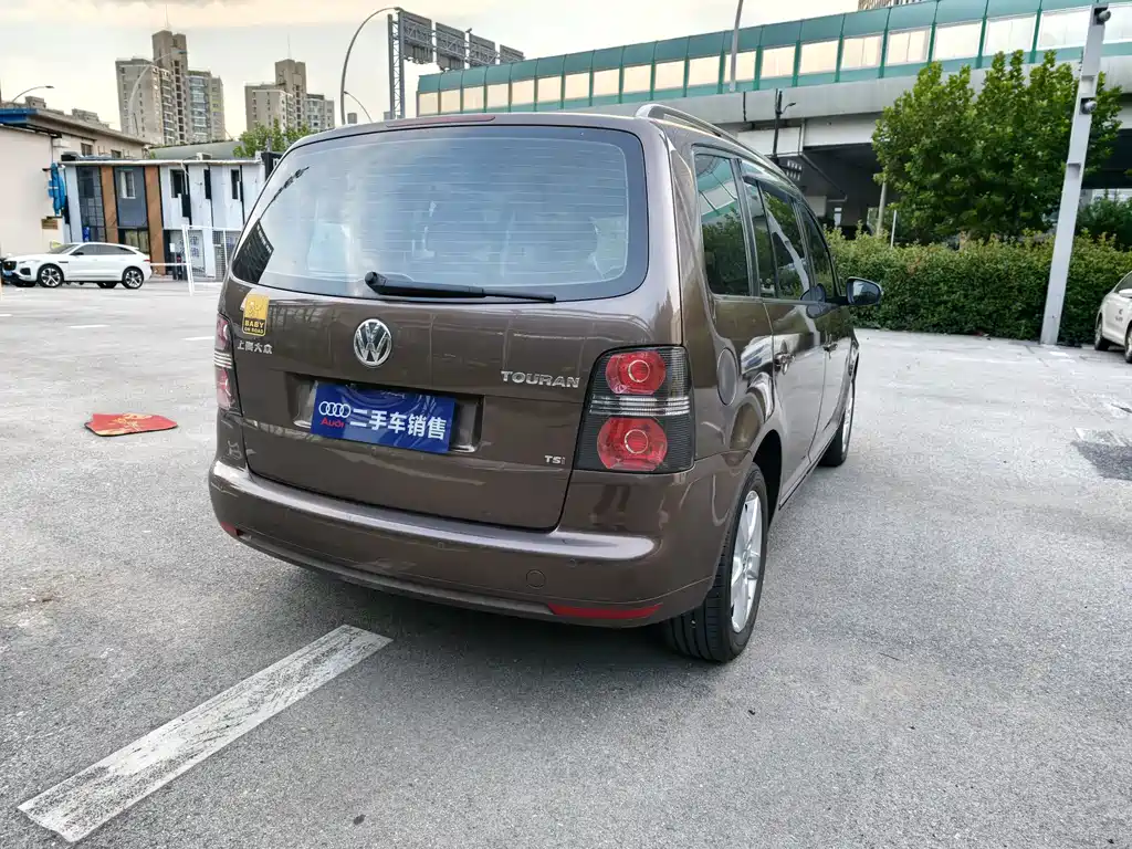 Volkswagen Touran — миниатюра 4