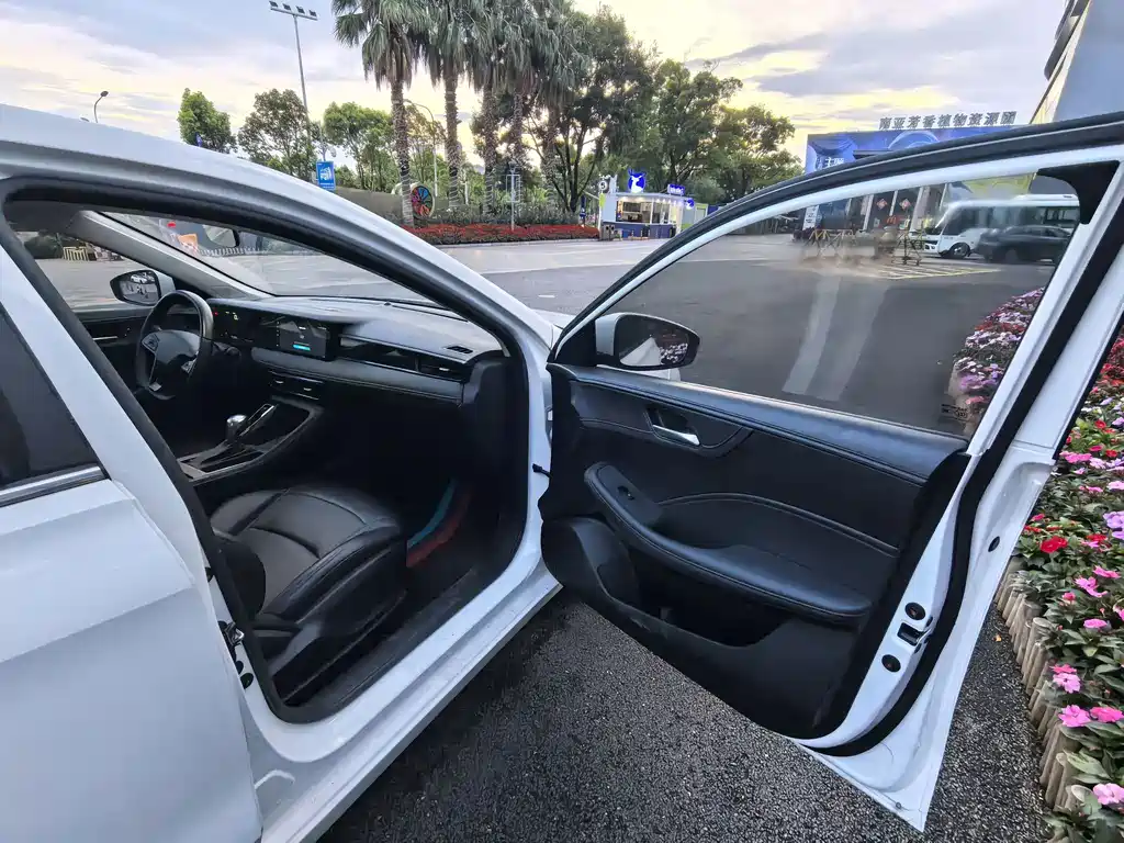Roewe i5 — миниатюра 8