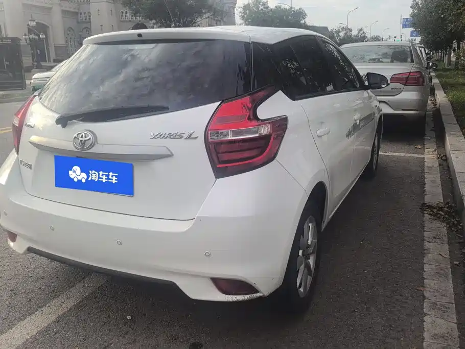 Toyota Yaris L — миниатюра 3