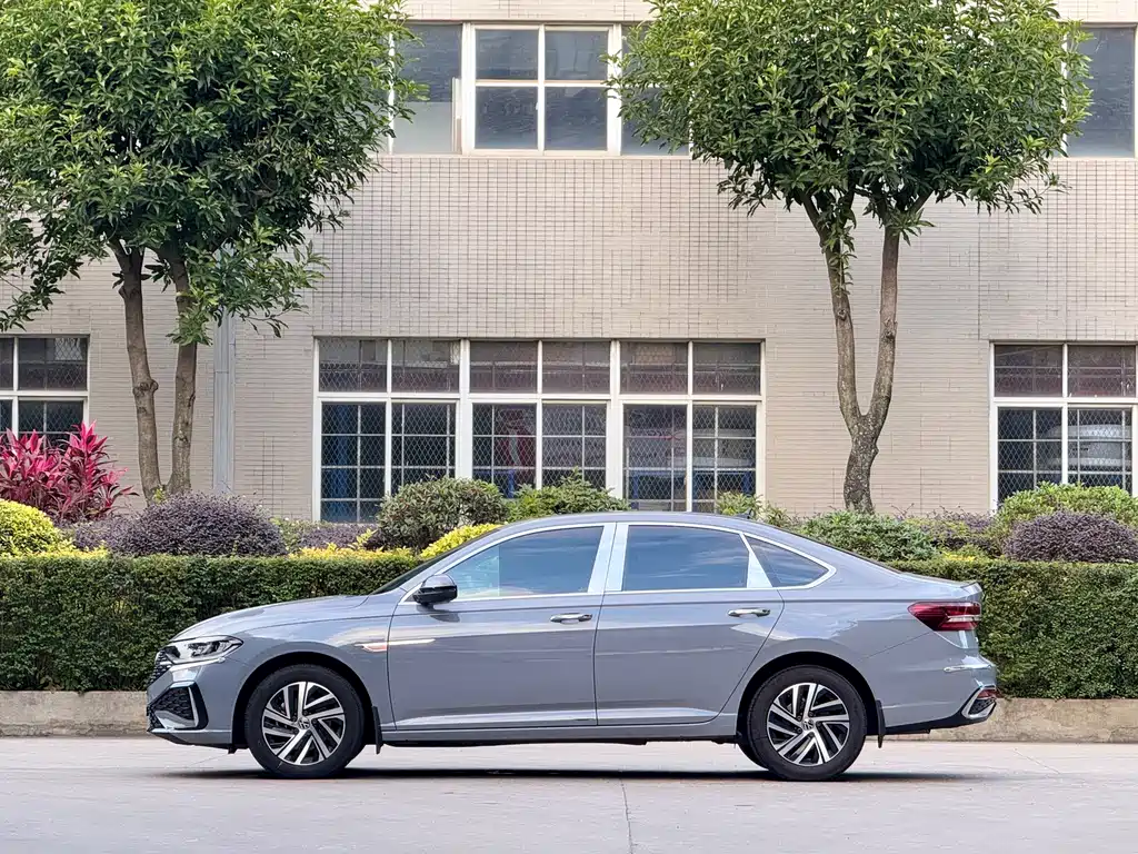 Volkswagen Lavida — миниатюра 3