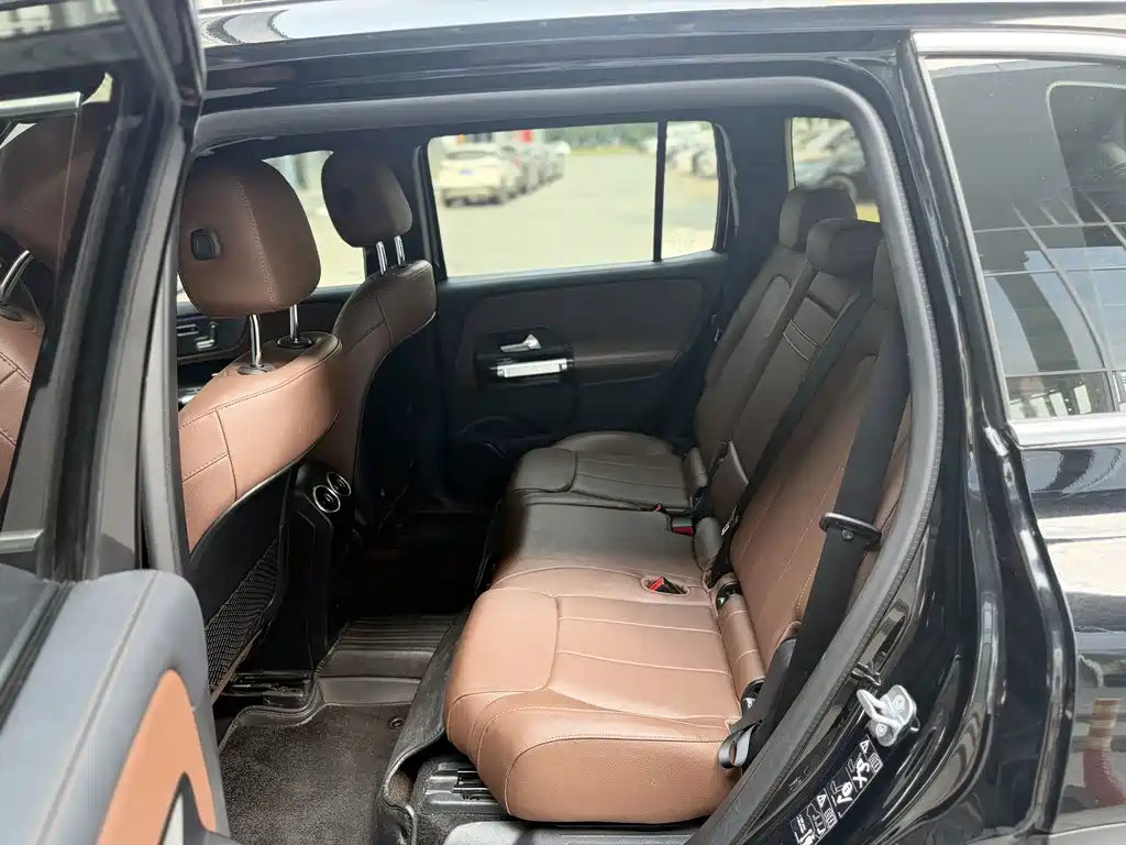 Mercedes-Benz GLB — миниатюра 9