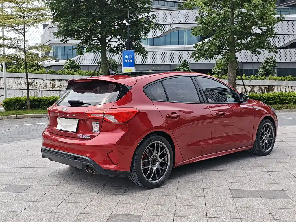 Ford Focus 2022 EcoBoost 180 AT ST Line