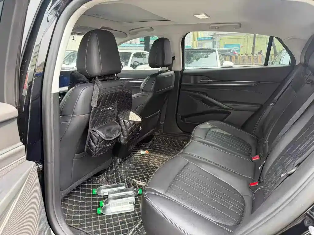 Ford Mondeo — миниатюра 6